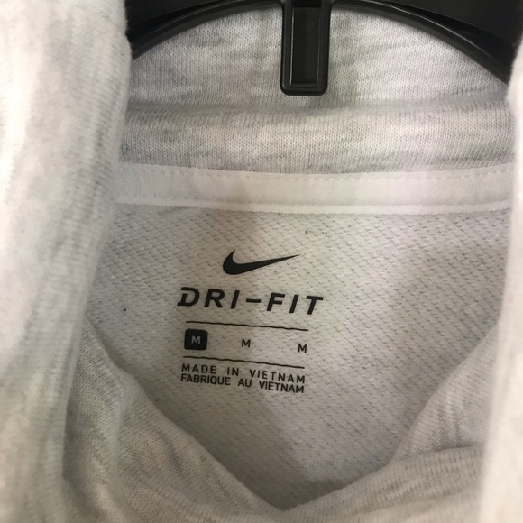 Nike sweatshirt never worn. Excellent condition - Picture 5 of 5